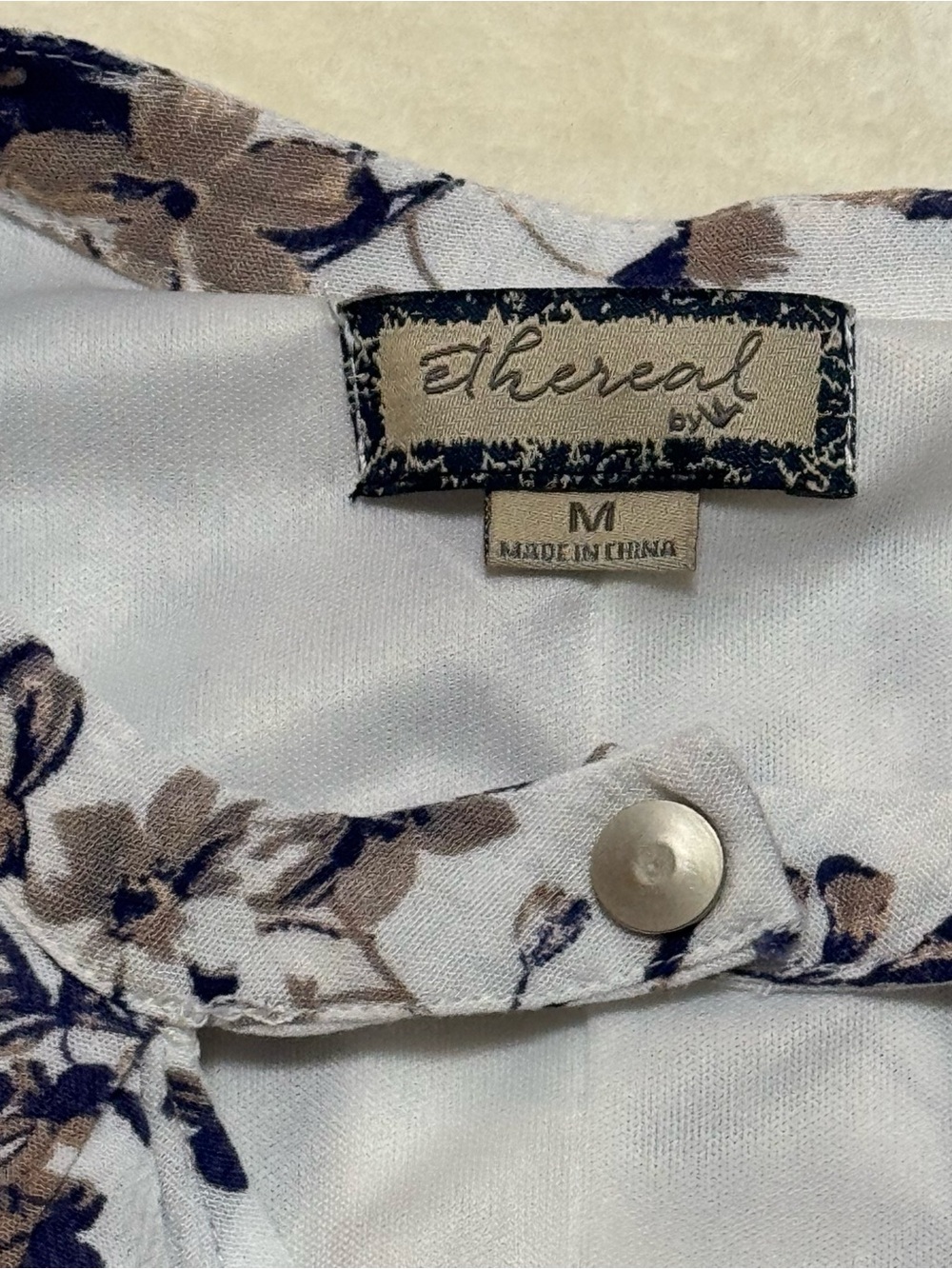 Womens Ethereal Floreal Top Blouse Sleeveless Size Medium - Picture 2 of 6